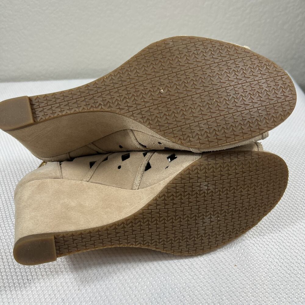 Michael Kors Uma Laser-Cut Suede Wedge Bootie Sandals Peep Toe Sz 8M / 38 - Picture 7 of 10